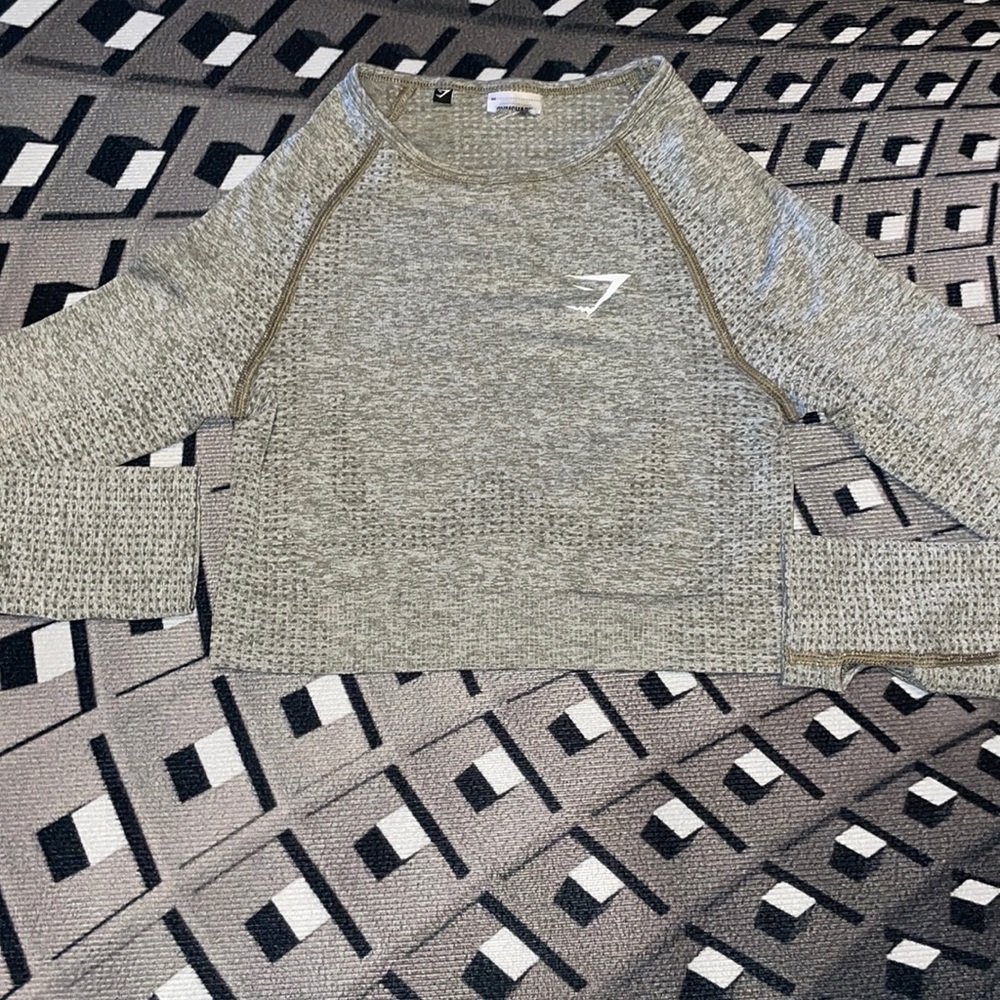 GYMSHARK workout crop top! Perfect condition! Color: Sage Green. Size: XS